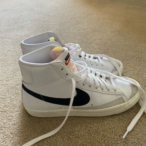 Women’s Nike Blazer Mid ‘77 high top sneakers